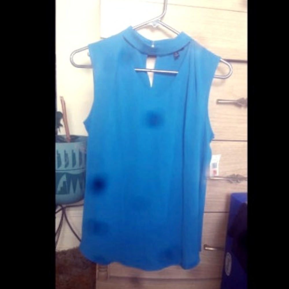 𝒯𝓇𝑒𝓃𝒹𝓎 𝒱 𝒸𝓊𝓉 𝑜𝓊𝓉 𝓉𝑜𝓅